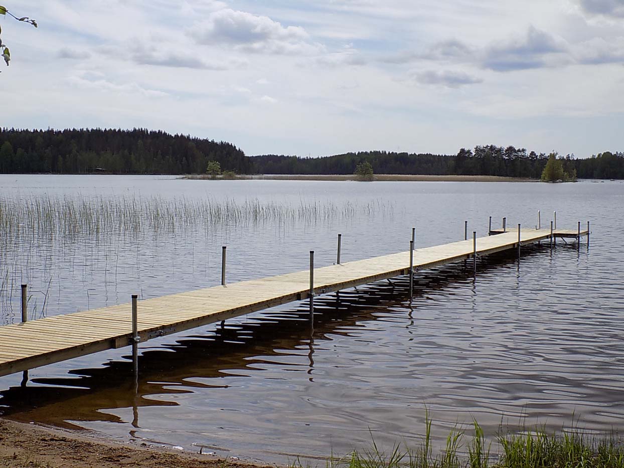 27 metria pitka Lotta-laituri