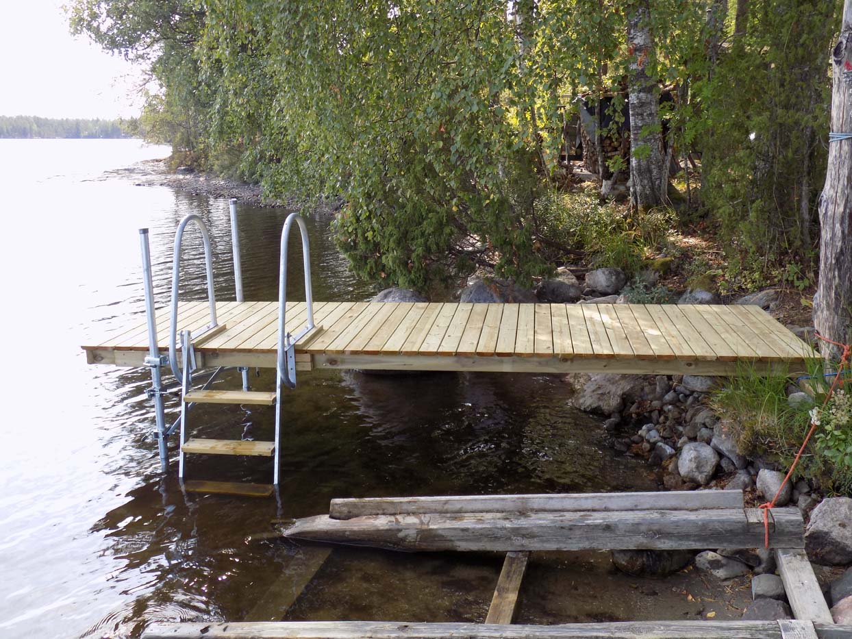 Yksinkertainen uimalaituri