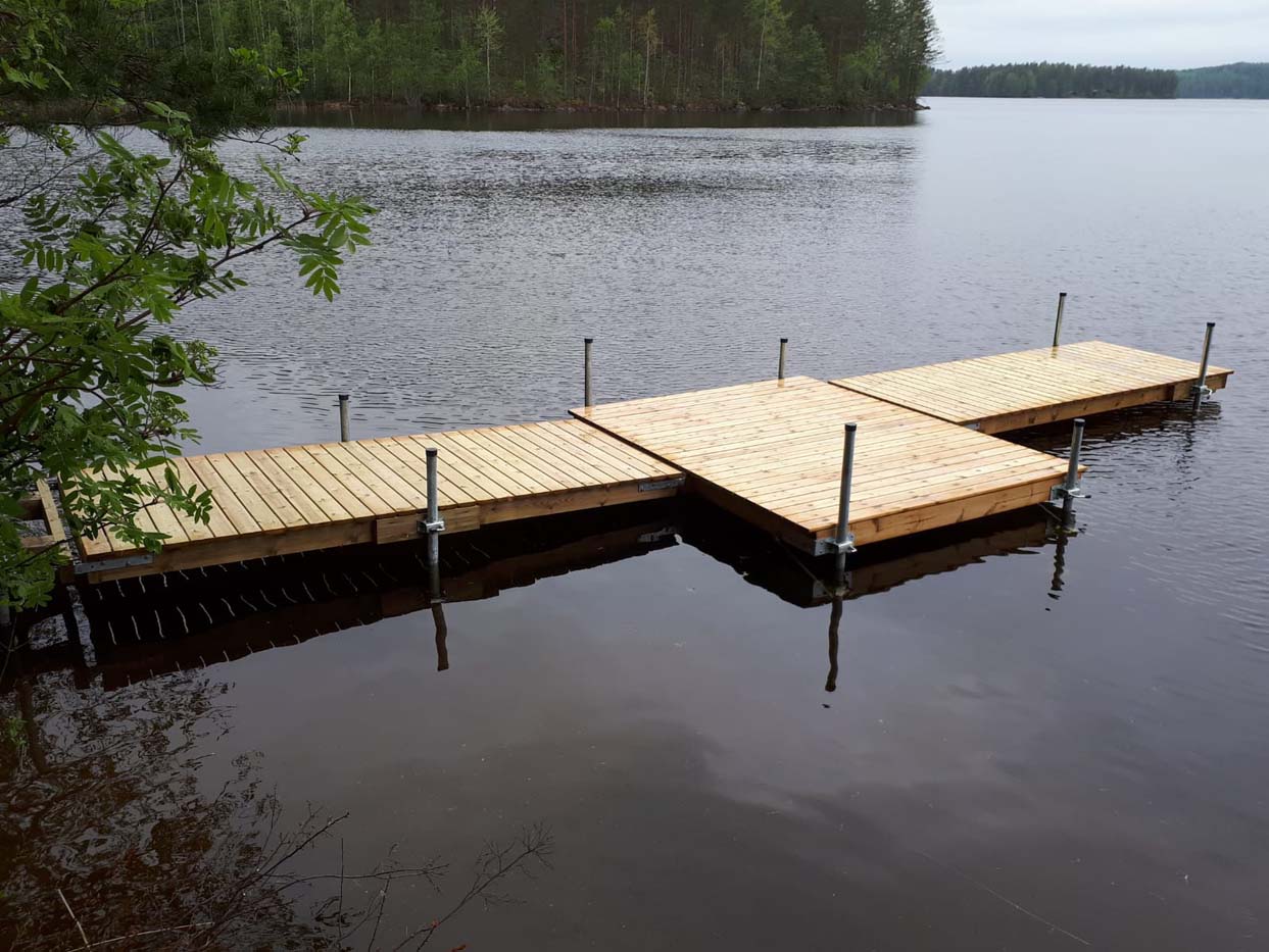 10 metriä pitkä laituri