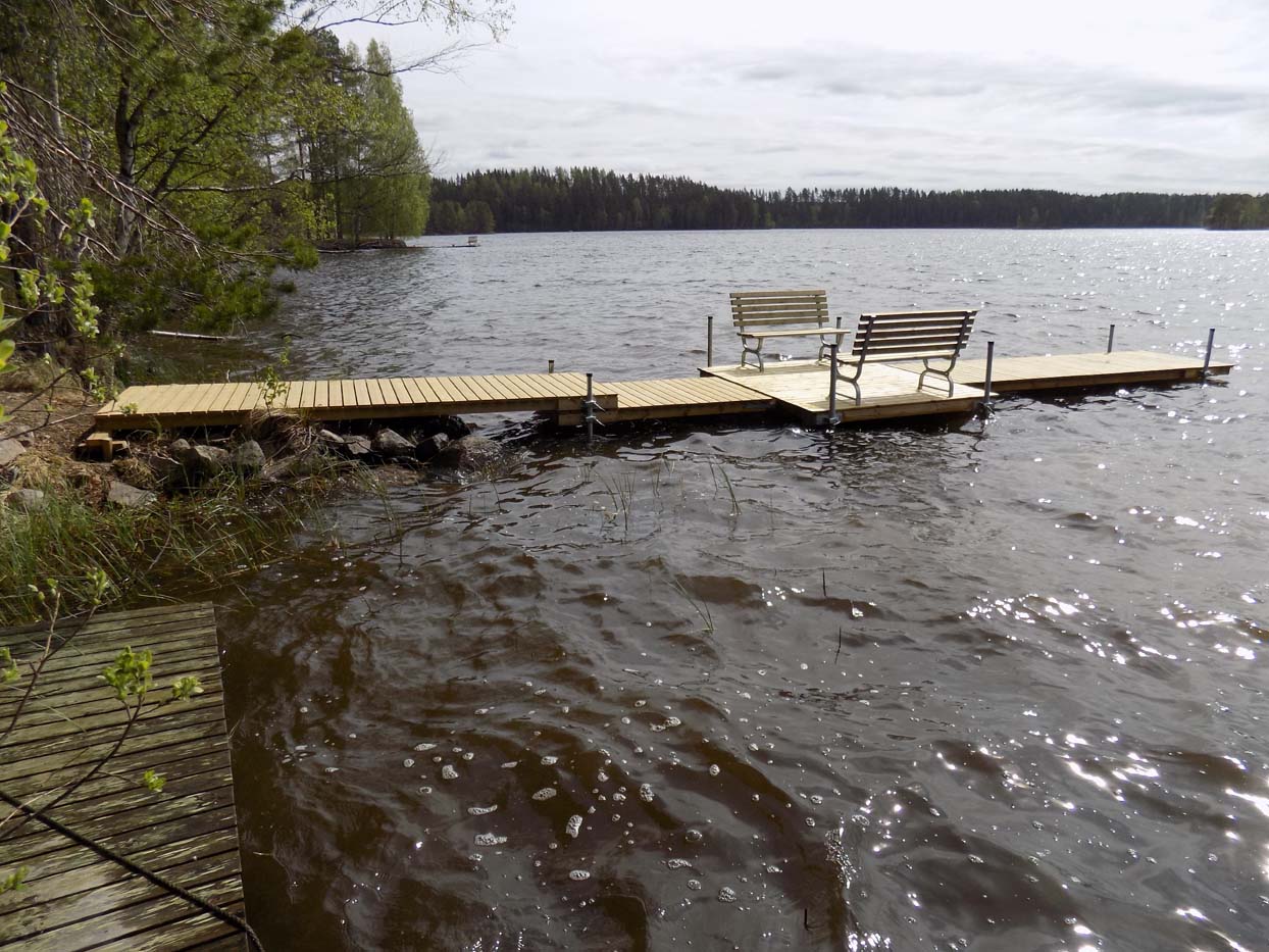 Laiturin rakentaminen